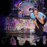 Coldplay: végig az emberek szemébe néztünk, amikor játszottunk