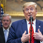 Szorul a hurok Trump nyaka körül, át kell adnia az adóbevallásait