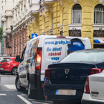 Kormányrendelet: hétfőtől ingyen parkolhatunk a parkolóházakban