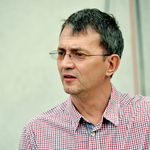 A milliárdos Garancsi a közértből ebédel