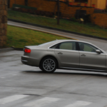 Blikk: terrorelhárító Audi parkolt a zebrán