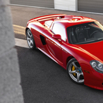Félmilliárd forint egy piros Porsche Carrera GT, ami mindössze 1241 kilométert futott
