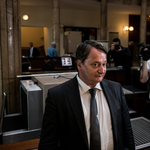 KGBélát csalással is gyanúsítják kamu gyakornokok miatt