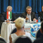 Két órát töltöttünk a magyarországi putyinisták sasfészkében