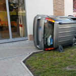 Fotó: Felborult egy autó a Teve utcában