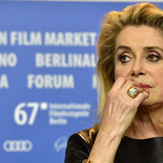 Catherine Deneuve elnézést kér az áldozatoktól, de kiáll levele mellett