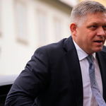 Millimétereken múlt Robert Fico élete, öt helyen sérült meg a vékonybele
