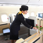 Eltörli a megszokott „hölgyeim és uraim” köszönést a Lufthansa