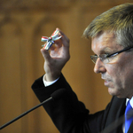 Elszáll a hiány - a kormány bevallotta Brüsszelnek