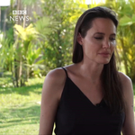 Elcsukló hangon mesélt Angelina Jolie a válásáról egy interjúban