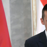 Szinte szóról szóra egyező válaszban tudatták a minisztériumok, hogy nem osztanak prémiumot 2021-ben