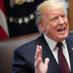 Elhalasztja évértékelőjét Trump