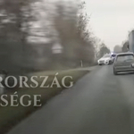 Az utóbbi idők legizgalmasabb közúti krimijét adta elő egy autós