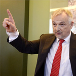 Több milliárd forintot fizetünk azért, hogy Hernádi Zsolték egy nagyot befektessenek