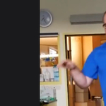 Táncolt kis betegének egy orvos, hogy felvidítsa, tőle olvadozik most a net – videó