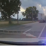 A rendőrség most a szabálytalan előzésekből nyújt át egy csokorra valót