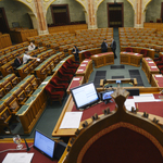 165 ezer forinttal emelkedhet a parlamenti képviselők fizetése