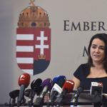 130 oldalas magyarázatot küld a kormány a Néppártnak