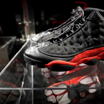 2,2 millió dollárért árverezték el Michael Jordan legendás cipőjét