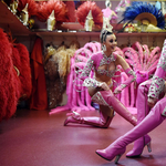 Ha a Moulin Rouge táncosai csak egyetlen ruhadarabot hordanának... – Nagyítás-fotógaléria