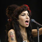 Videó: Amy Winehouse-t kifütyülték Szerbiában