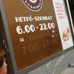Nem sokat vacakolt egy trafikos, így oldotta meg a vasárnapi zárva tartást - fotó