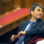 Fordulat: a Fidesz megint szereti a multikat