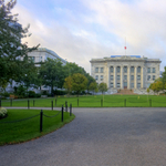 Saját pénzen ment fejtágítóra a Harvardra a miniszter