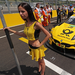 Hatalmas szárnyak, hangos motorok, gyönyörű hölgyek - ilyen a magyar DTM futam, mutatjuk