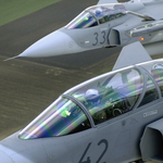 Riasztották a magyar Gripeneket egy néma londoni gép miatt