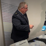 Csaknem két mázsa metamfetamint foglaltak le a vámosok a hamburgi kikötőben
