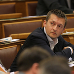 Rogán drákói szigort kér az online szerencsejátékra