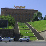 Örményország kincsének titka - az Ararat gyárában jártunk