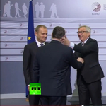 „Érkezik a diktátor”: így csattant Juncker taslija Orbánon – videó