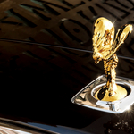 Így néz ki a legvadabb Rolls-Royce, ha rendőrautónak áll