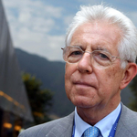 A pápa a reptéren fogadta Mario Montit