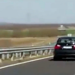 A honvédelem keresi a lángolva zuhanó gépet, de a tűzoltók már nem