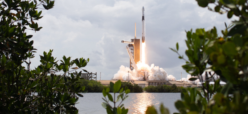 Dokumentumfilmet készít a Netflix a SpaceX civiles küldetéséről, ott lesznek a kamerák a világűrben is