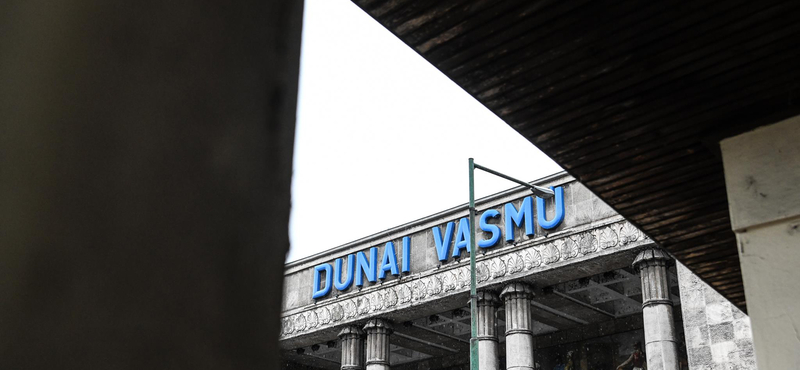Tovább könnyíti a kormány a Dunaferr-dolgozók bérének kifizetését