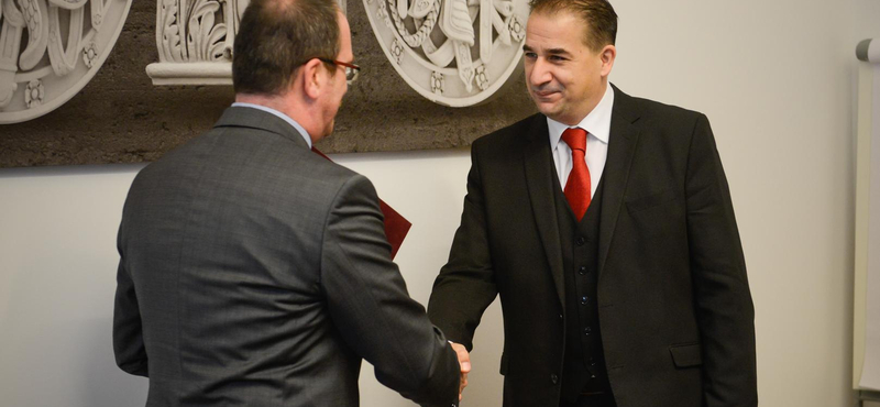 Megvan, ki vezeti a Rogán keze alá rendelt új szuper-titkosszolgálatot
