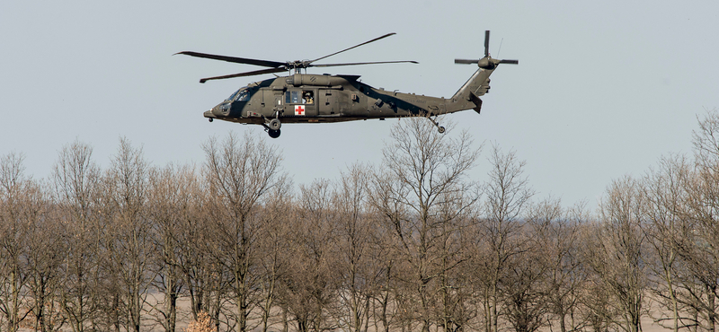 Összeütközött, majd lezuhant két Blackhawk egy amerikai katonai bázison