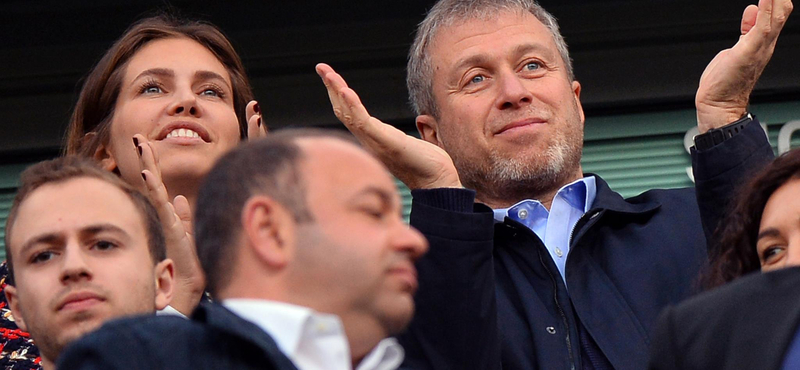Roman Abramovics eladja a Chelsea-t