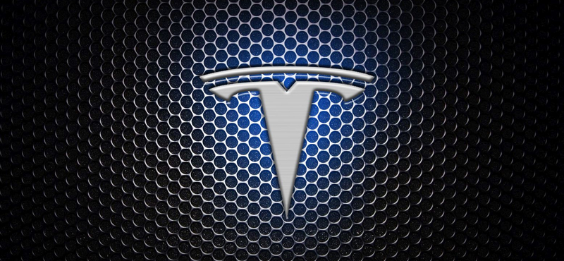 Telefontöltő külső akkumulátorokat dobott piacra a Tesla, rögtön rákaptak a vásárlók