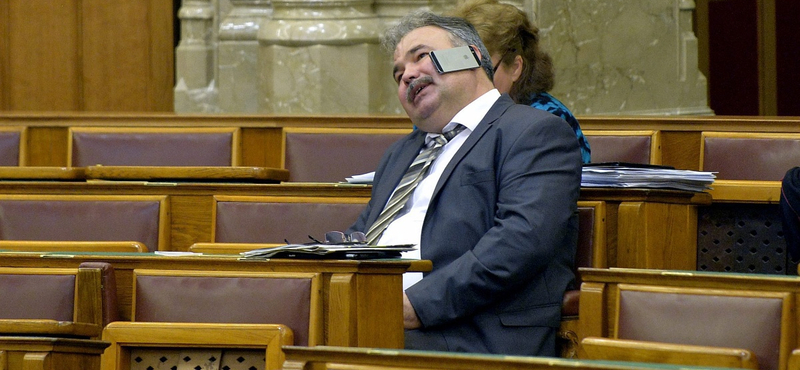 Az új agrárminiszter már 2015-ben is a migránsok betegségeket terjesztő szendvicseivel riogatott