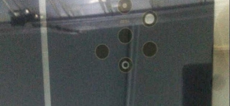 Érdekes fotó: nagyot dobhat a Nokia, 5 kamerás telefont adhat ki