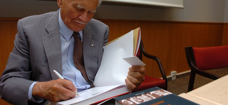 DK: El a kezekkel Göncz Árpádtól!