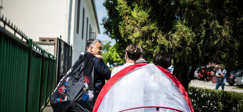 Az Orbán fociimádatáról szóló Guardian-írás lett az év sportcikke
