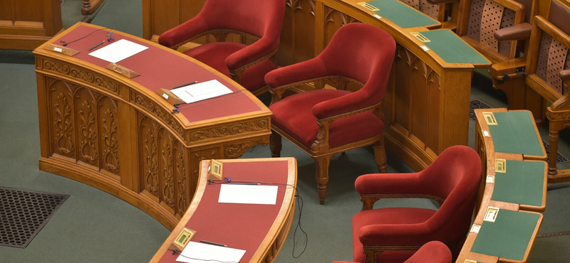 Ma még nyolc törvényt hozhat, aztán hetekig pihen az Országgyűlés