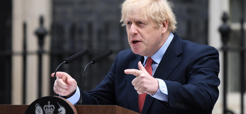 Boris Johnson szerint vagány dolog, hogy az Egyesült Királyság százmilliárdos hajót épít a királyi családnak