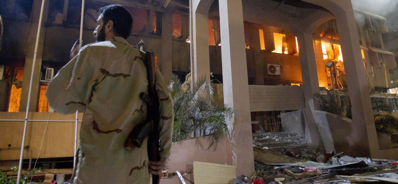 Líbia: Kadhafi rezidenciájának körzetében robbantottak
